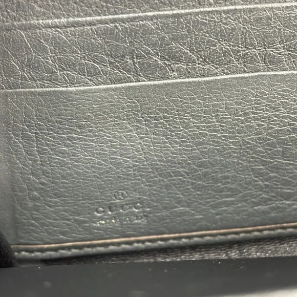 Authentic soho GUCCI gray leather wallet with Box, card, book and COA - Picture 6 of 15